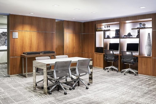 King Room Near Dallas World Aquarium DAL 14 Luxury Bookings