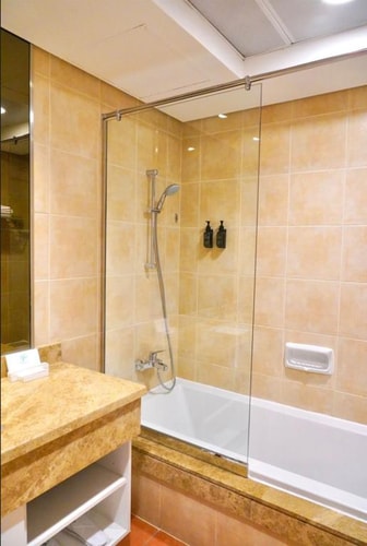 Two Bedroom Near Al Seef Village Mall 6 Luxury Bookings