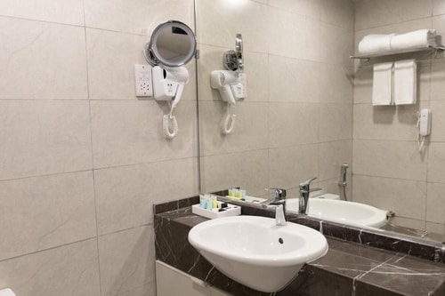 Suite Room With City View Near Rayyan Mandi Rigga 8 Luxury Bookings