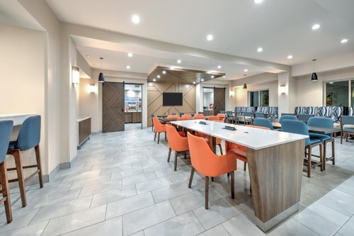 Standard Room Near Golden Corral Buffet Grill DAL 6 Luxury Bookings