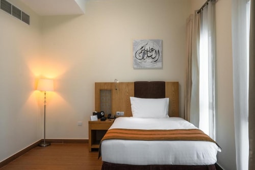 Single Room near Mina Seyahi Beach Ac 2 Luxury Bookings