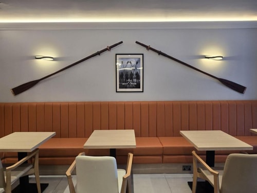 Queen Room Near The Chiswick Cinema LON 10 Luxury Bookings