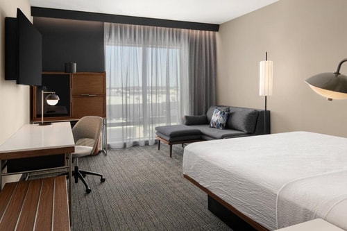 King Room With Sofa Bed Near Costco Wholesale HOU 1 Luxury Bookings