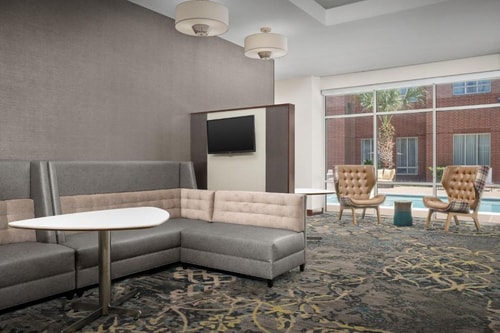 Queen Studio Near Beeler Memorial Pocket Park HOU 6 Luxury Bookings