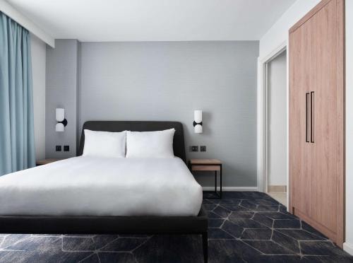 King Studio Near Glasshouse Gardens LON 2 Luxury Bookings