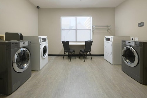 Queen Studio Near Watermark Community Church DAL 11 Luxury Bookings