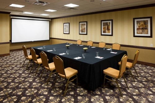 King Room Near George Bush Park HOU 11 Luxury Bookings