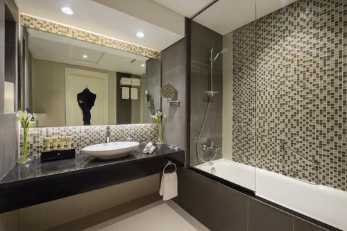 Two Bedroom Suite Near South Ridge Park 7 Luxury Bookings