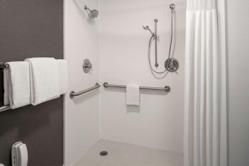 King Room Near 100 Acre Wood Preserve HOU 3 Luxury Bookings