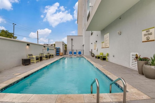 King Studio Suite Near American Red Cross DAL 18 Luxury Bookings