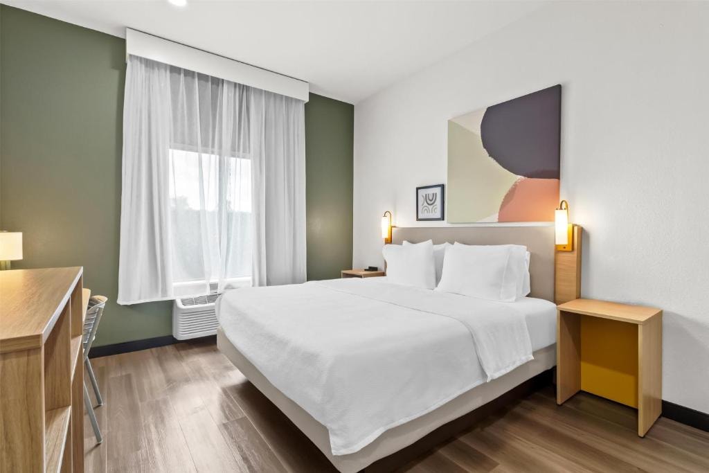King Room Near William P. Hobby Airport HOU Luxury Bookings