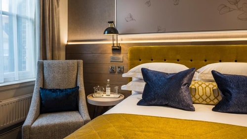 Classic Double Room Near The Sloane Club LON 3 Luxury Bookings