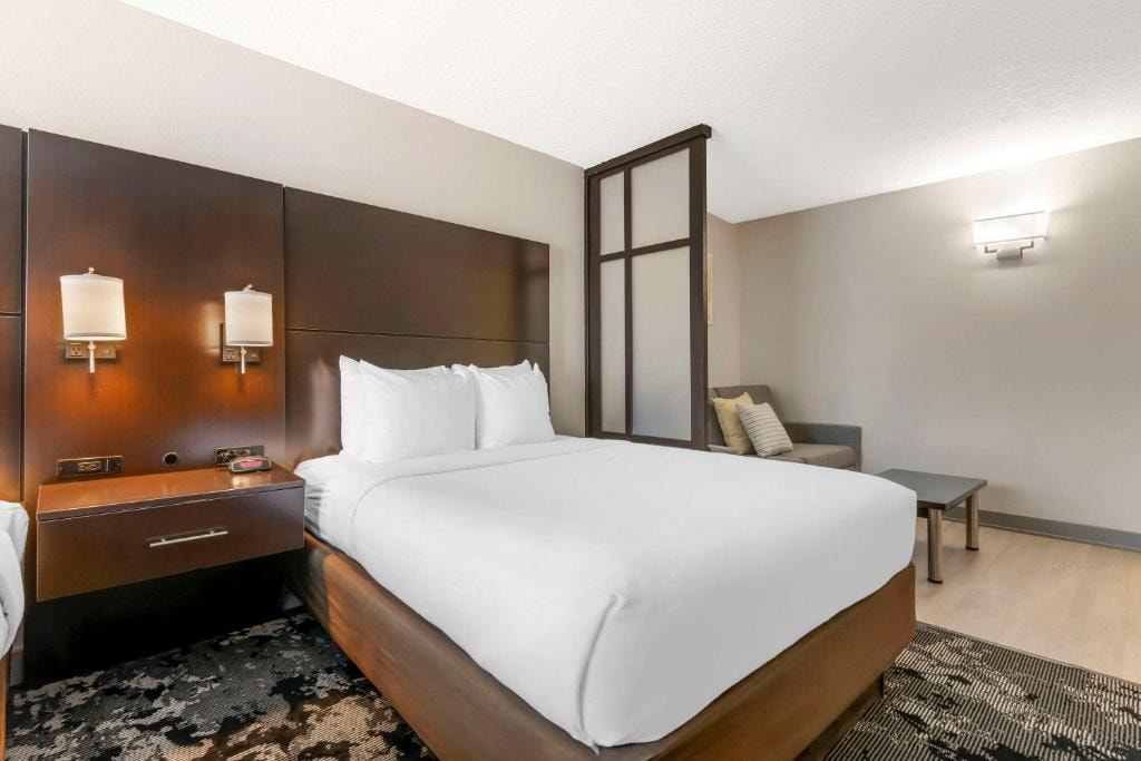Standard King Room Near Legacy Universal ORL Luxury Bookings
