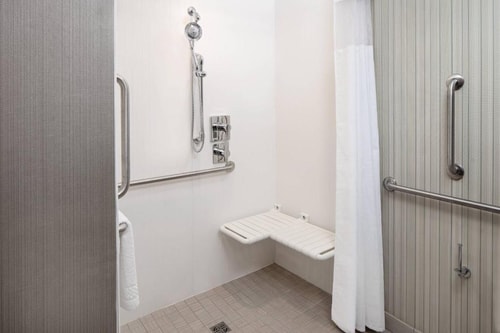 King Room Near The Dallas World Aquarium DAL 2 Luxury Bookings