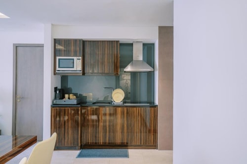 2 Bedroom Suite Pet Allowed Near Viva Supermarket 4 Luxury Bookings