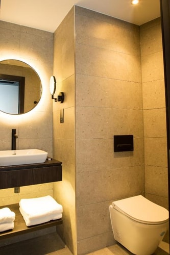 Standard Room Near Blue Canary Studio LON 4 Luxury Bookings