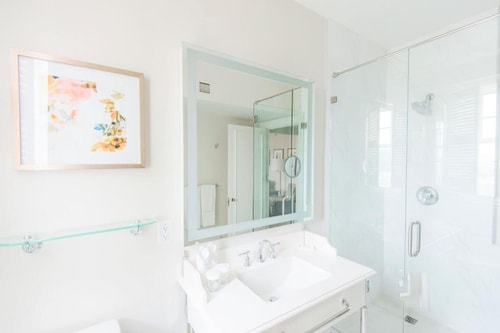 Classic King Room Near Turtle Creek Park DAL 5 Luxury Bookings