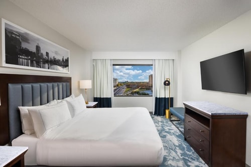 King Or Twin Guest Room Near CaseyDental Tooth HOU Luxury Bookings