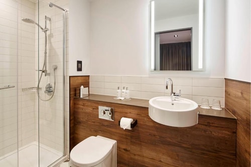 Double Studio Suite Near Tesco Superstore LON 3 Luxury Bookings