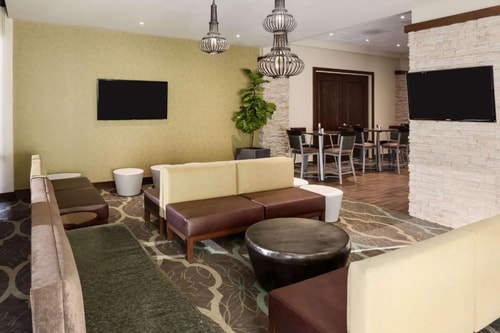 King Room Near Medical/Market Center DAL 10 Luxury Bookings