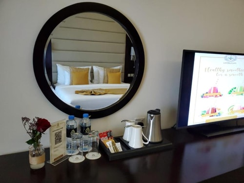 Deluxe King Or Twin Room Sea View At FUJ corniche 4 Luxury Bookings
