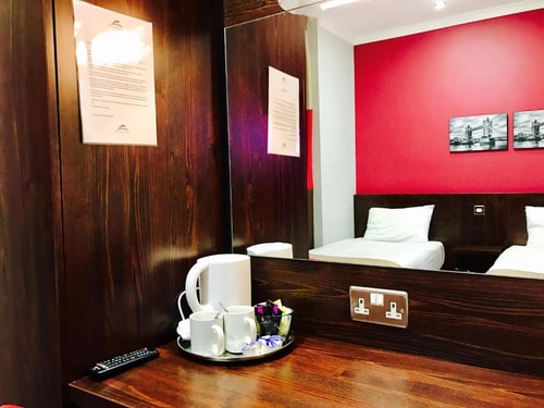 Double Or Twin Room Near Telefonzelle LON 5 Luxury Bookings