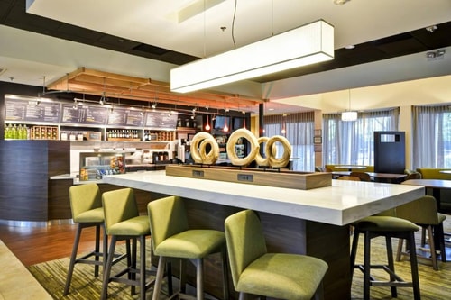 King Room Near Denny's Restaurant DAL 12 Luxury Bookings