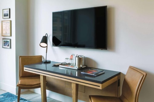 King Room Near Burger Academy DAL 3 Luxury Bookings