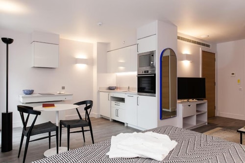 Double Studio Near Wakefield Gardens LON 4 Luxury Bookings