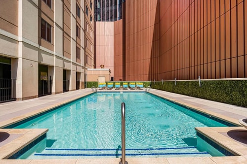 King Suite Near To Toyota Center HOU 13 Luxury Bookings