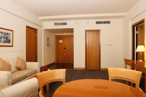 Deluxe Suite Near Port Saeed Plaza Dubai 6 Luxury Bookings