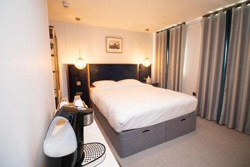 Deluxe Double Room Near Orange Park LON Luxury Bookings