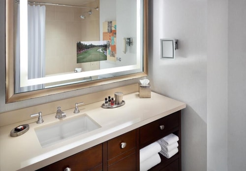 Queen Room Near Dallas Convention Center DAL 7 Luxury Bookings
