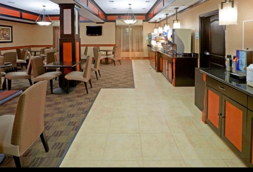 Standard Room Near Dallas Collision Center DAL 9 Luxury Bookings
