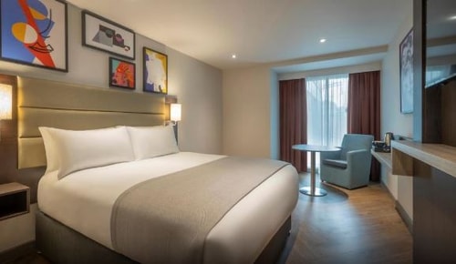 Deluxe Double Room Near Muslim Welfare House LON 2 Luxury Bookings