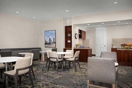 Queen Studio Near Beeler Memorial Pocket Park HOU 13 Luxury Bookings