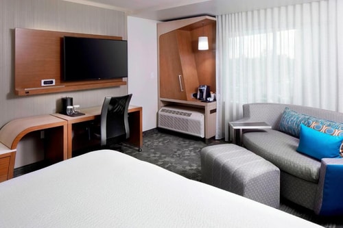 King Room With Sofa Bed Near Federal Aviation HOU 1 Luxury Bookings
