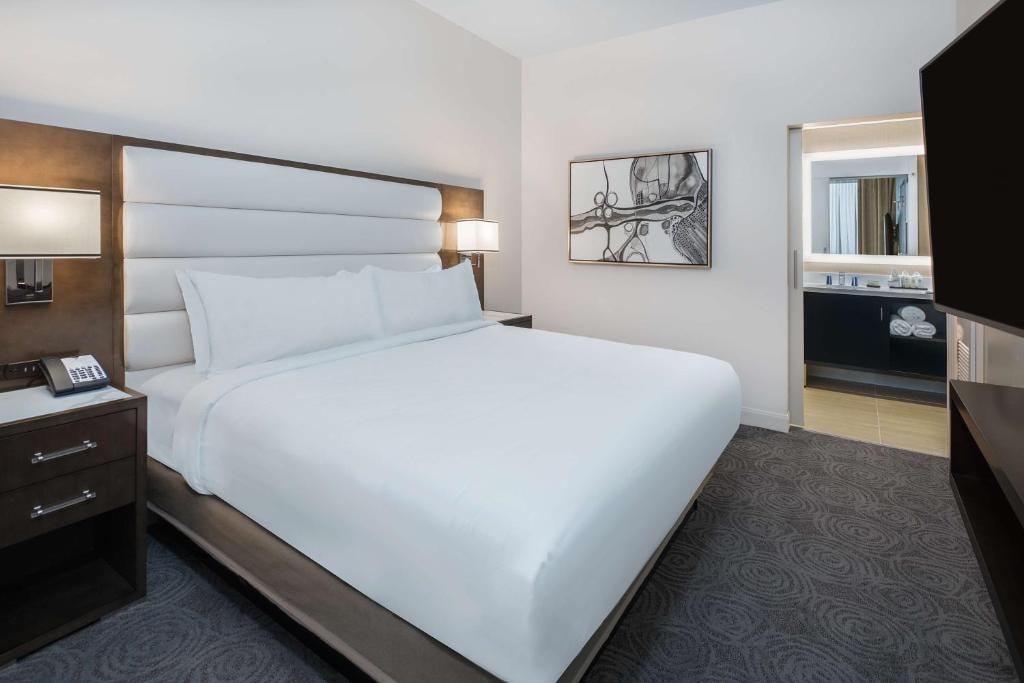 King Studio Suite Near George Bush Park HOU Luxury Bookings