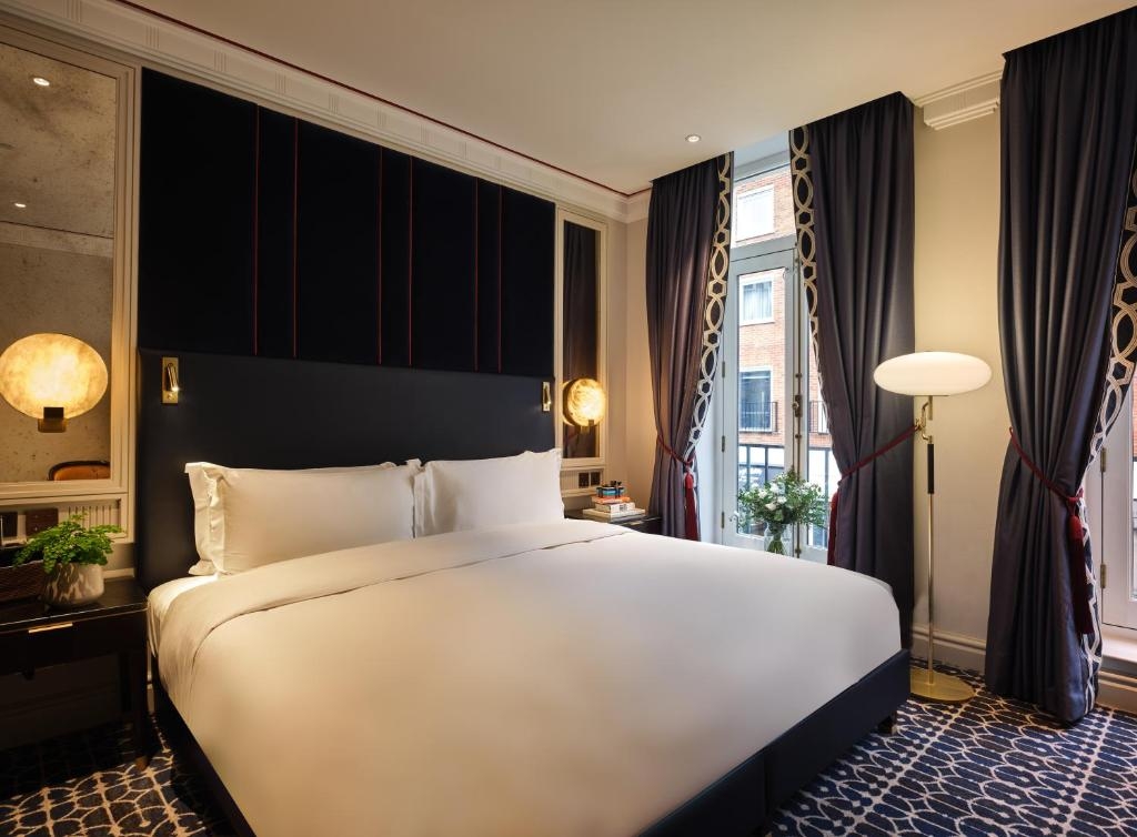 Standard Double Room Near The Green Park LON Luxury Bookings