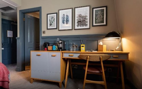 Double Or Twin Room Near Tesco Superstore LON 7 Luxury Bookings