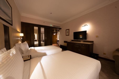 Premium King Or Twin Room Near Satwa Roundabout 1 Luxury Bookings