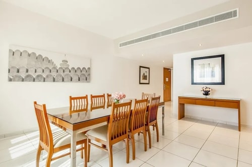 Three Bedroom Apartment Near Al Falah Mosque Dubai 6 Luxury Bookings