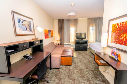 Queen Studio Suite Near Thorne Stadium HOU 2 Luxury Bookings