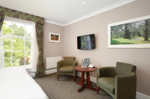 Classic Double Room Near Trent Country Park LON Luxury Bookings