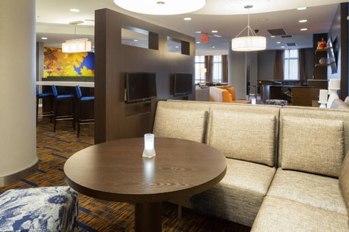 King Room Near Museum of Illusions Houston HOU 8 Luxury Bookings