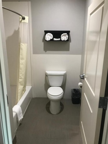 King Suite Near Collins Elementary School HOU 4 Luxury Bookings