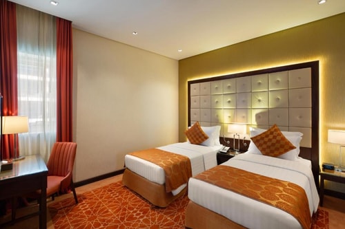 Three Bedroom Apartment Near Westzone Supermarket 1 Luxury Bookings