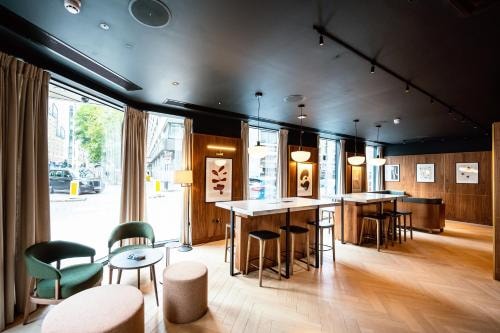 Wilde Studio Near Apex Table Tennis LON 10 Luxury Bookings