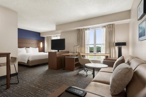 King Studio Suite Near Willowbrook WWTP HOU Luxury Bookings