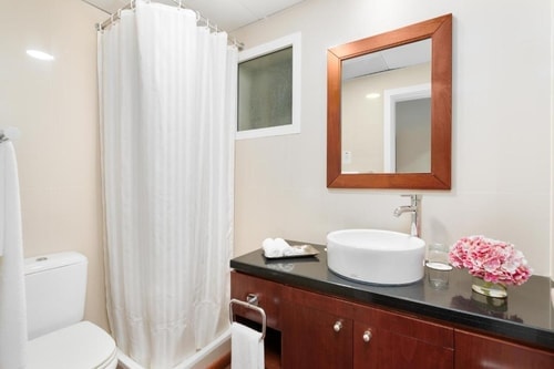 Premier Two Bedroom Apartment Near Al Zain Tower 9 Luxury Bookings